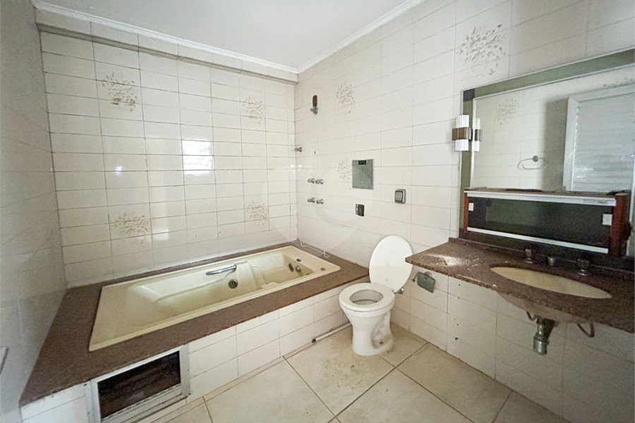 Sobrado à venda com 4 quartos, sendo 3 suítes, em Vila Prudente, São Paulo, SP
