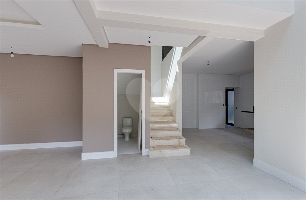Casa à venda com 4 suítes no condomínio Reserva Robélia, São Paulo - SP