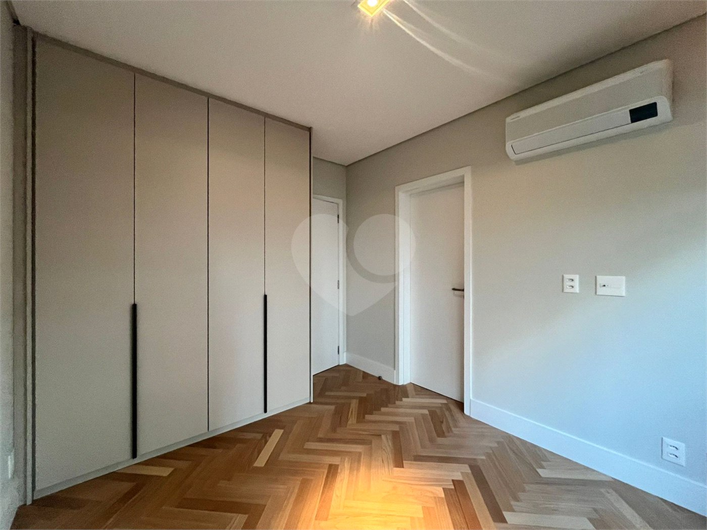 Apartamento à venda com 2 suítes em Vila Nova Conceição, São Paulo, SP