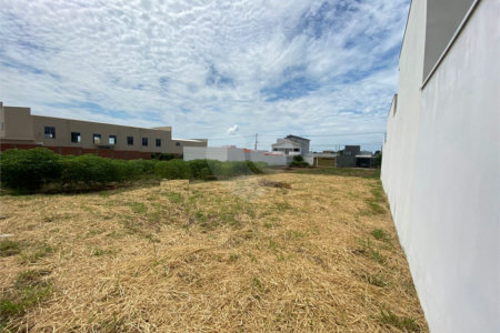 Terreno plano com 250,00 m²