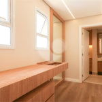 Apartamento à venda com 2 quartos, sendo 1 suíte,  em Vila Uberabinha, São Paulo, SP