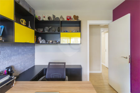 Apartamento à venda com 3 quartos, sendo 1 suíte,  em Jardim Vazani, São Paulo, SP