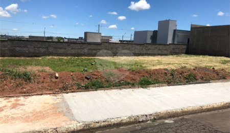 Terreno à venda no Centro, Ibaté, SP