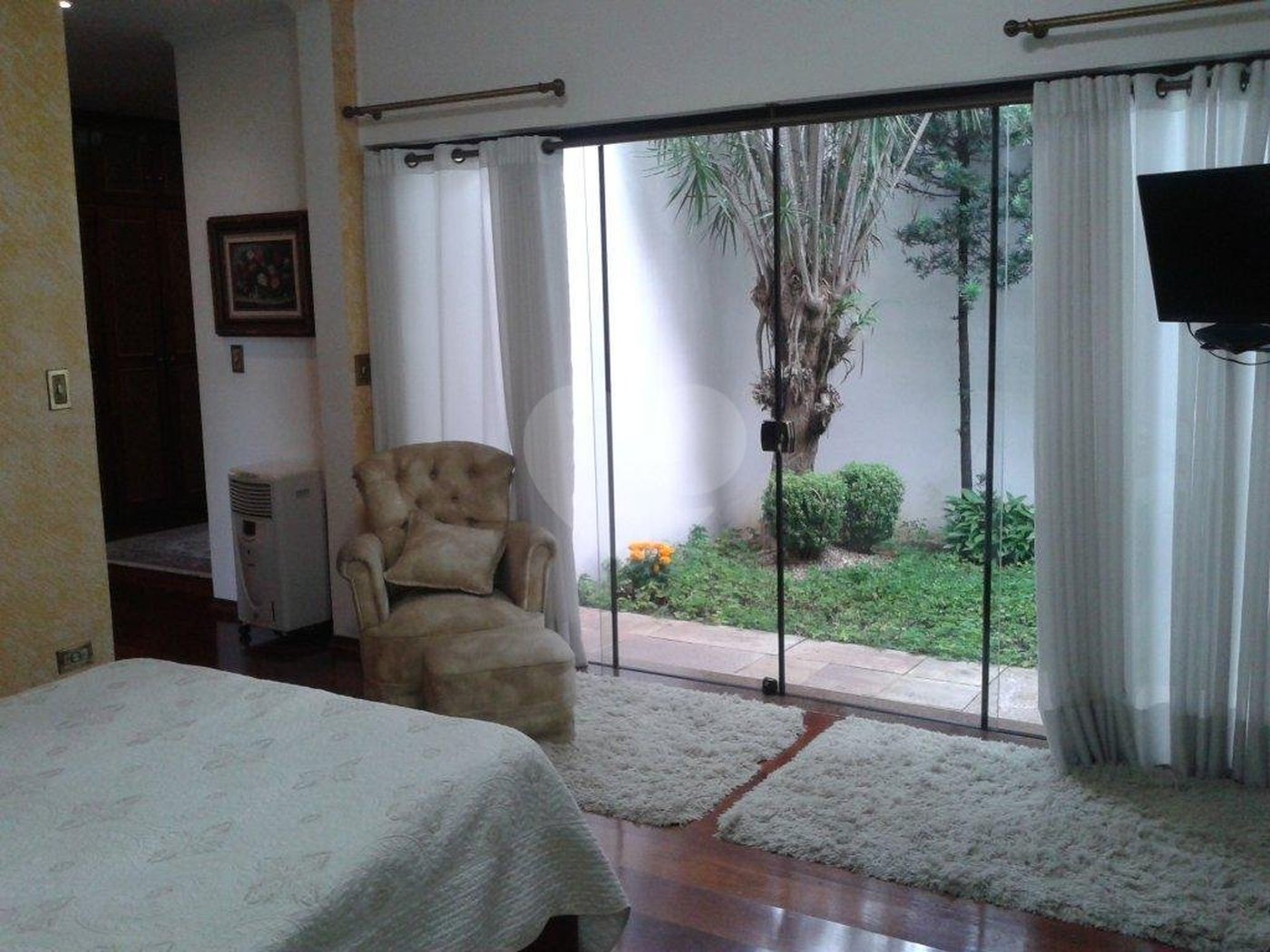 Casa Térrea à venda ou para alugar com 4 suítes em Jardim Floresta, São Paulo, SP