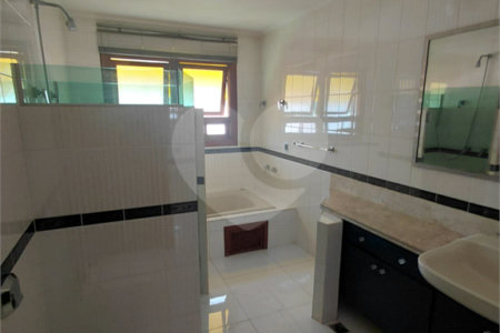 Casa à venda com 4 suítes no condomínio Ville Bourghese, São Paulo - SP