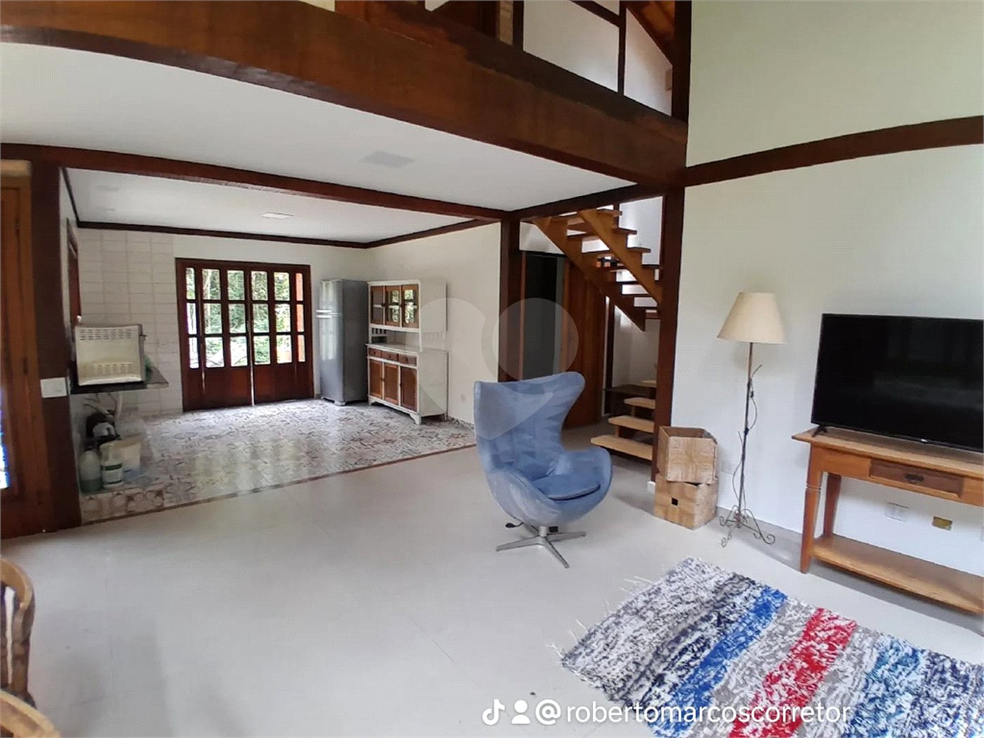 Casa à venda com 3 quartos, sendo 1 suíte, no condomínio Sausalito, Mairiporã - SP