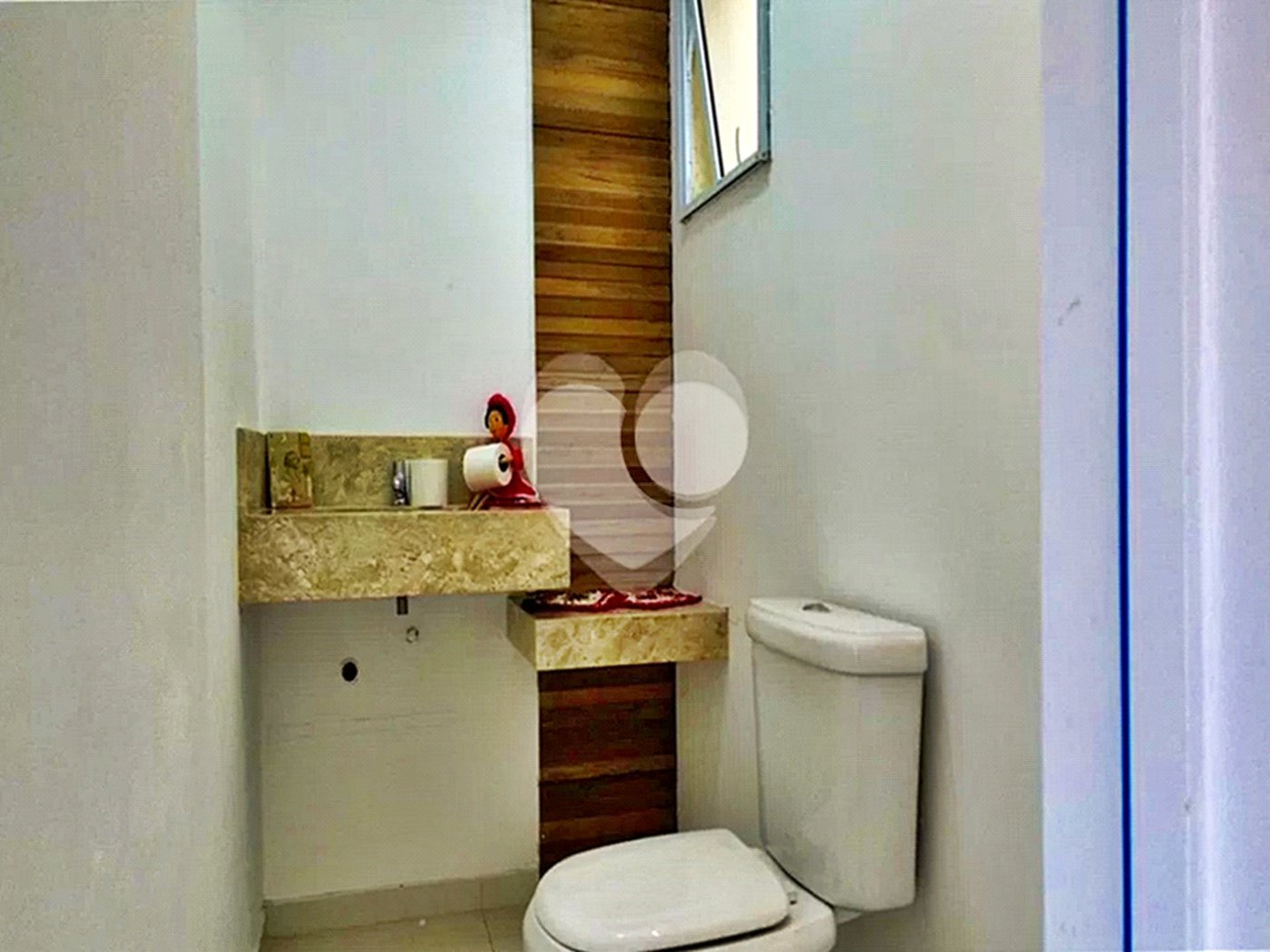 Casa à venda com 4 suítes no condomínio Alpes da Cantareira, Mairiporã - SP