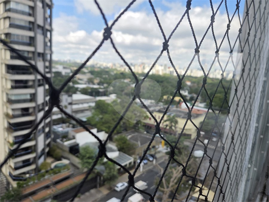 Apartamento à venda com 2 suítes em Cerqueira César, São Paulo, SP