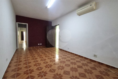Sobrado para alugar com 3 quartos, sendo 1 suíte,  em Vila Alexandria, São Paulo, SP