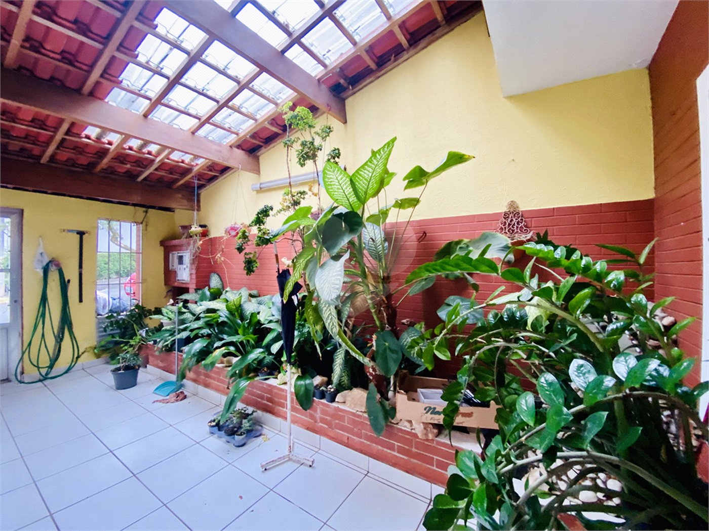 Sobrado à venda com 4 quartos, sendo 1 suíte, em Vila Gilda, Santo André, SP
