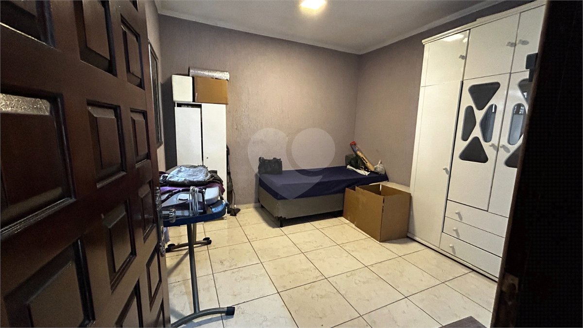 Sobrado à venda com 3 quartos, sendo 2 suítes, em Cidade São Francisco, São Paulo, SP