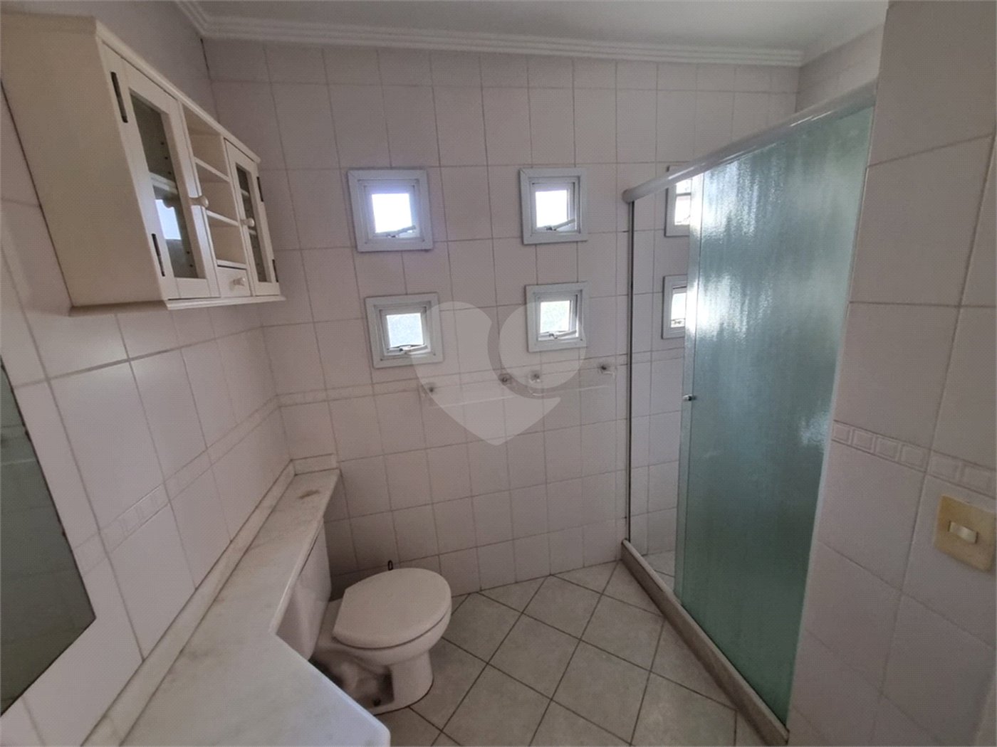 Casa à venda com 4 quartos, sendo 1 suíte, no condomínio Horizontal Newport Village, São Paulo - SP