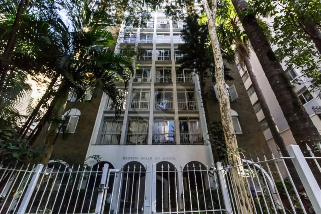 Apartamento à venda com 3 quartos, sendo 1 suíte, em Cerqueira César, São Paulo, SP