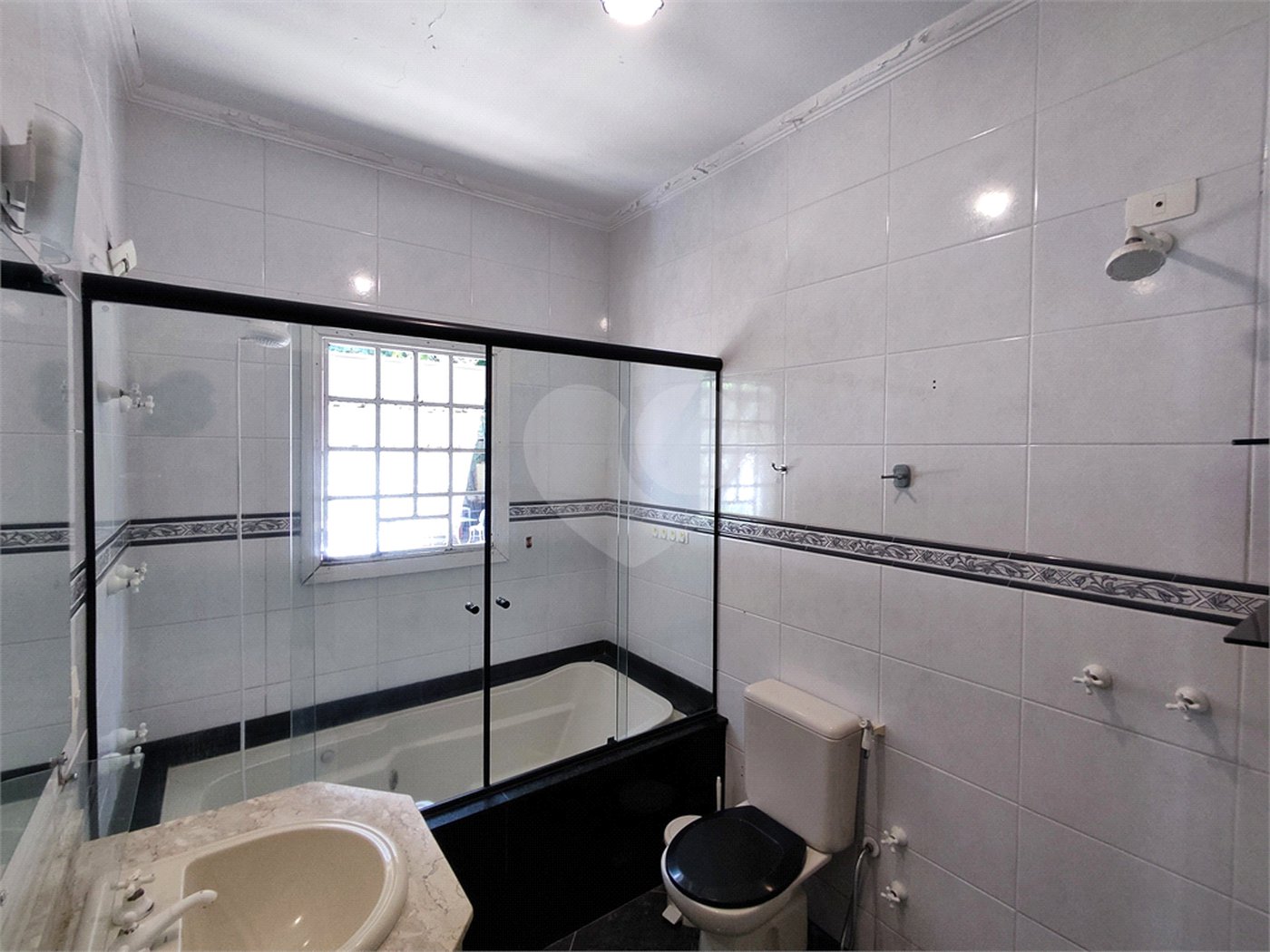 Casa à venda com 3 suítes no condomínio Residencial Jardim Itatinga, São Paulo - SP