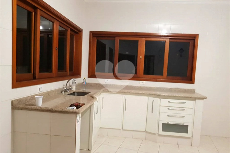 Casa à venda com 4 quartos, sendo 2 suítes, no condomínio Alpes da Cantareira, Mairiporã - SP