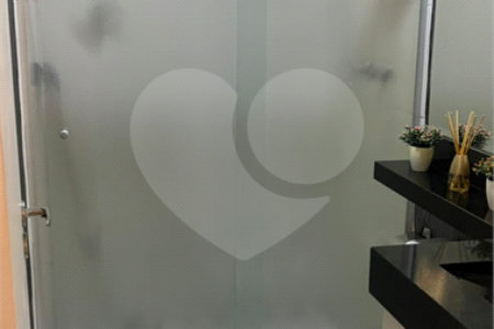 Apartamento à venda com 3 quartos, sendo 1 suíte, em Conjunto Residencial Irai, Suzano, SP