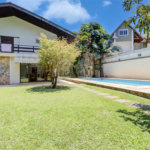 Casa Térrea à venda com 5 quartos, sendo 4 suítes, em Interlagos, São Paulo, SP