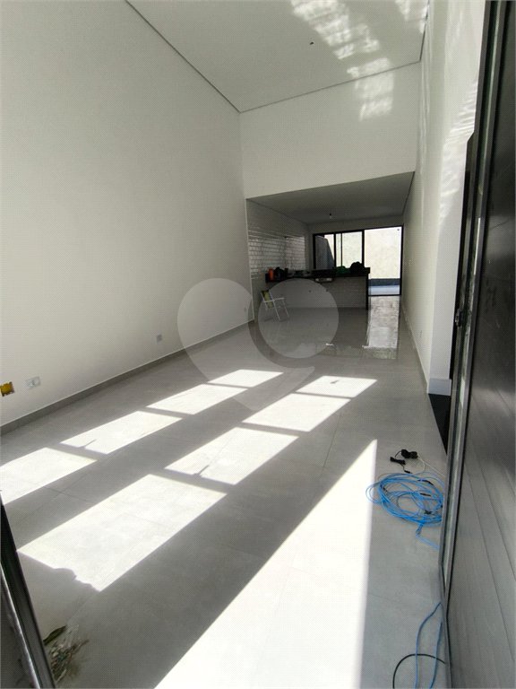 Casa à venda com 3 quartos, sendo 1 suíte, no condomínio Villagio Brasil, Atibaia - SP