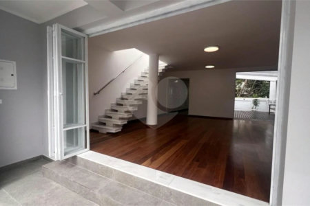 Casa à venda com 3 quartos, sendo 1 suíte,  em Vila Pompéia, São Paulo, SP