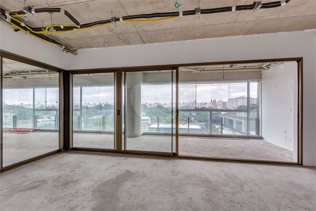 Apartamento à venda com 4 suítes em Moema, São Paulo, SP