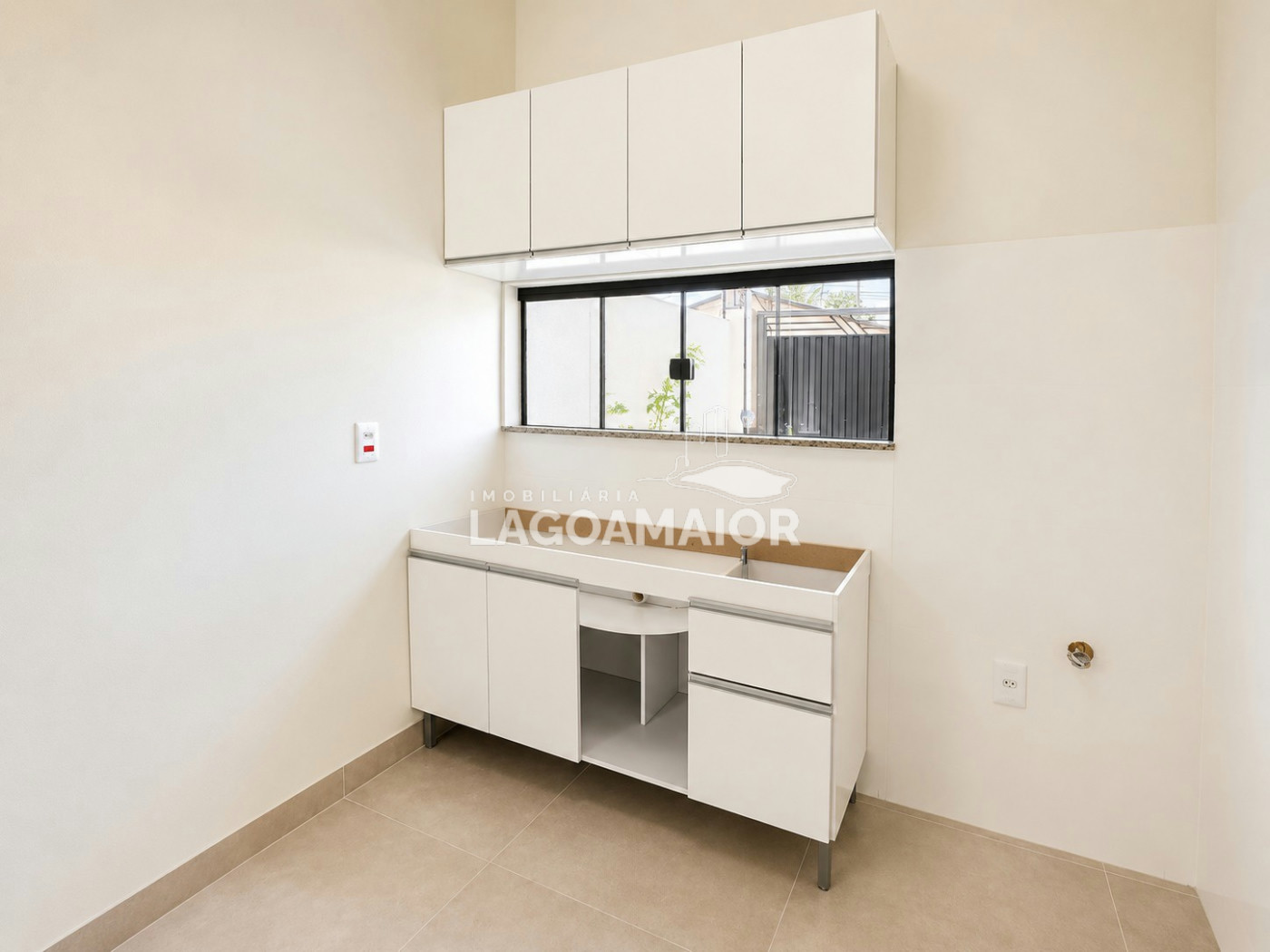 Casa à venda com 2 quartos, sendo 1 suíte, em Vila Nova, Três Lagoas - MS