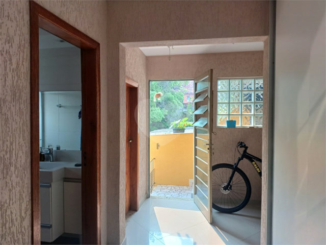Sobrado à venda com 6 quartos em Jardim Peri, São Paulo, SP
