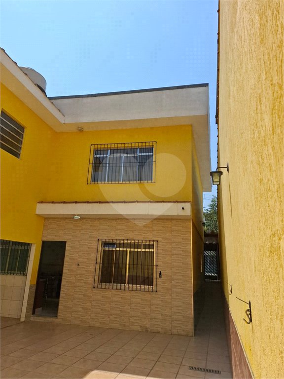 Sobrado à venda com 3 quartos no Brasilândia, São Paulo, SP