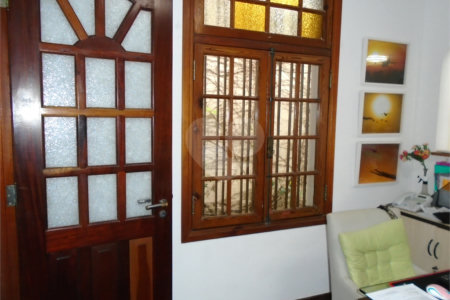 Casa Térrea à venda com 3 quartos, sendo 1 suíte,  em Alto da Boa Vista, São Paulo, SP