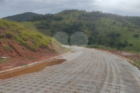 Terrenos de 300 metros em condomínio fechado e prontos para construir na região de Atibaia