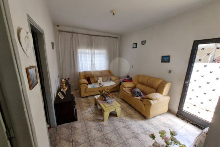 Casa térrea a venda na Vila Lutfalla