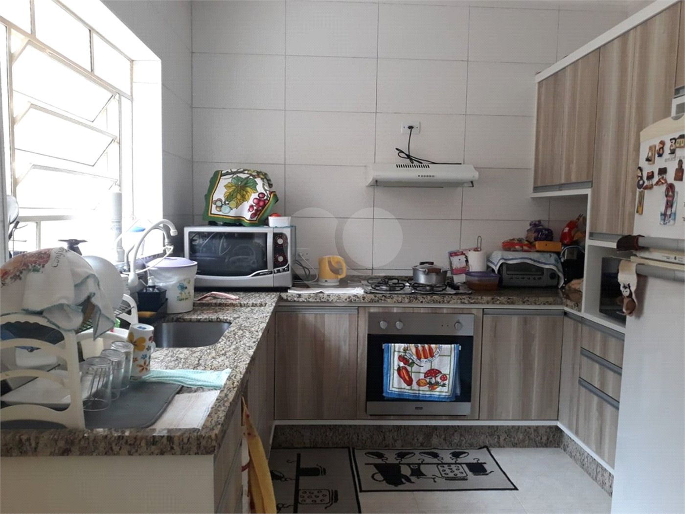 Sobrado à venda com 3 quartos, sendo 1 suíte,  em Esplanada Mendes Moraes, São Roque, SP