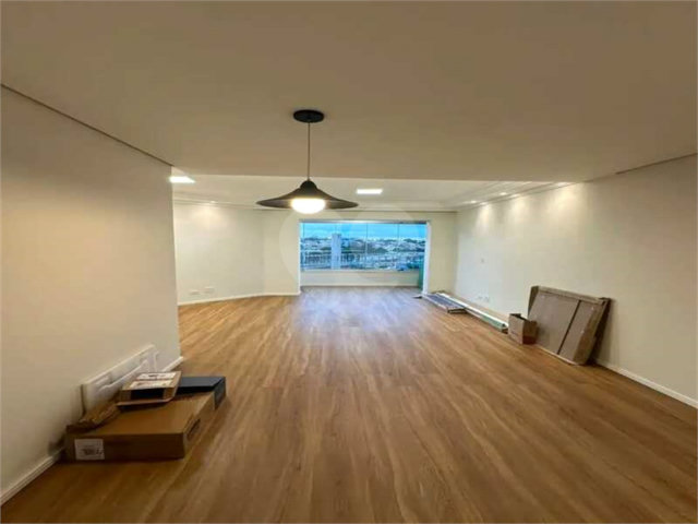 Apartamento à venda com 3 quartos, sendo 1 suíte,  em Jabaquara, São Paulo, SP