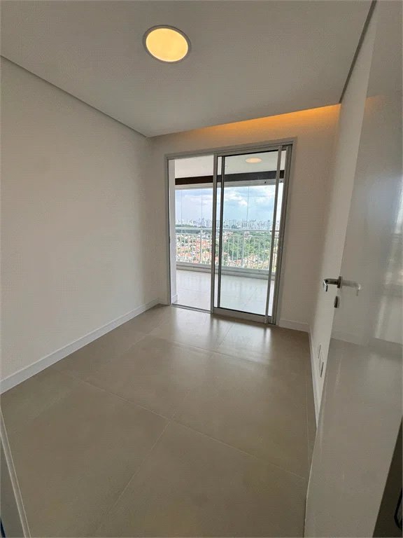 Apartamento à venda com 3 quartos, sendo 1 suíte, em Vila Anastácio, São Paulo, SP