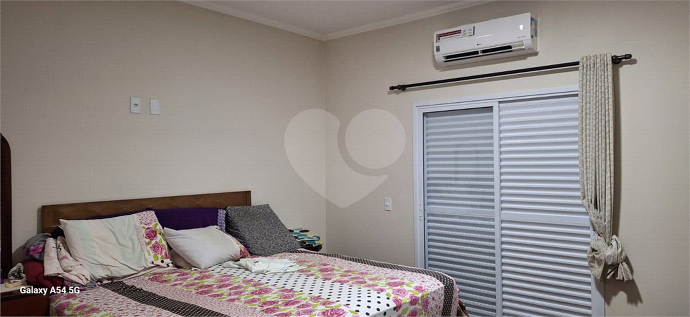 Casa à venda com 4 quartos, sendo 2 suítes, no condomínio Saint Patrick, Sorocaba - SP