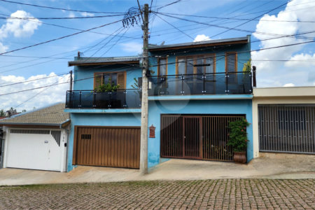 Sobrado à venda com 4 quartos, sendo 1 suíte, em Vila Romão, Salto, SP