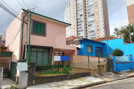 Sobrado à venda com 3 quartos em Vila Gumercindo, São Paulo, SP