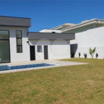 Casa à venda com 3 suítes no condomínio Shambala III, Atibaia - SP