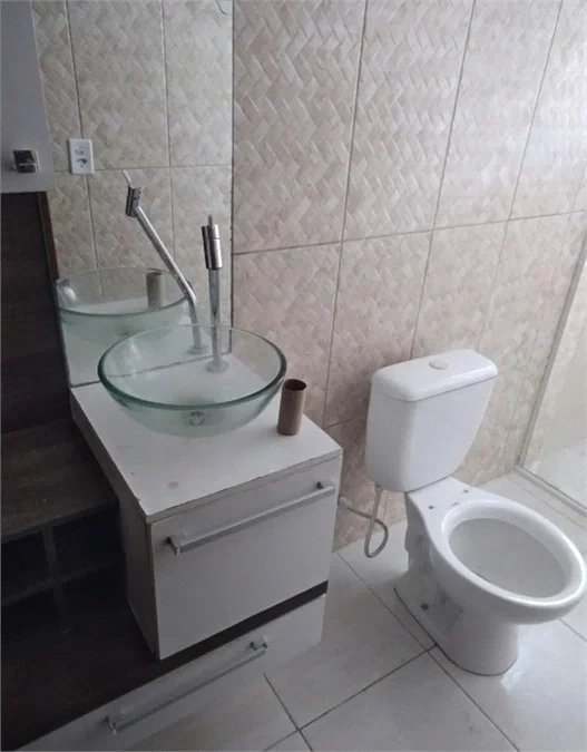 Sobrado à venda com 3 quartos em Jardim Estela Mari, Cotia, SP