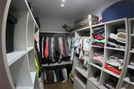 Sobrado à venda com 3 quartos, sendo 1 suíte, em Vila Lúcia, São Paulo, SP