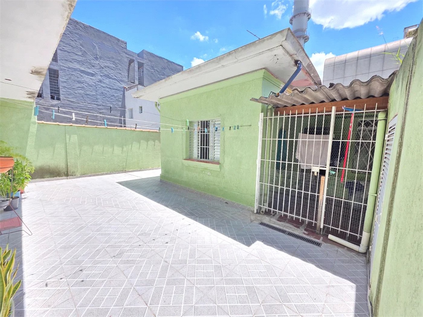 RARIDADE NA VILA SÔNIA! 2 CASAS NO MESMO TEERRENO , PODENDO SER TRANSFORMADAS EM KITCHNETS NA PORTA DO METRÔ - Você não vai encontrar outra oportunidade como esta! 280 m2 | Ideal para Studios