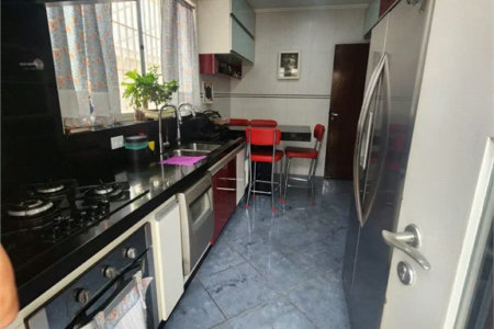 Casa à venda com 4 quartos, sendo 2 suítes, em Vila Romana, São Paulo, SP