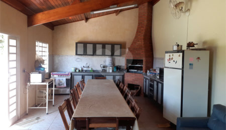 Casa à venda com 3 quartos em Vila Santa Rosália, São Roque, SP