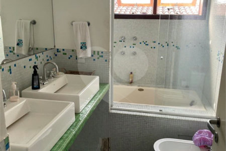 Casa à venda com 4 quartos, sendo 1 suíte, em Vila Morumbi, São Paulo, SP
