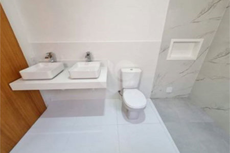 Casa à venda com 5 quartos, sendo 2 suítes,  em Vila Gonçalves, São Bernardo do Campo, SP