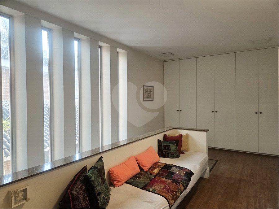 Sobrado à venda com 4 quartos, sendo 2 suítes,  em Jardim Marajoara, São Paulo, SP