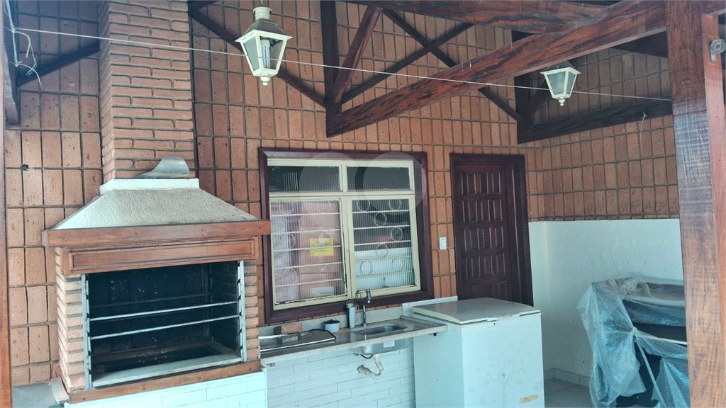 Sobrado à venda com 4 quartos, sendo 2 suítes, em Jardim Quisisana, Poços de Caldas, MG