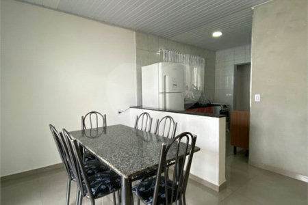 Casa à venda com 3 quartos, sendo 1 suíte, em Vila Vilma (mailasqui), São Roque, SP