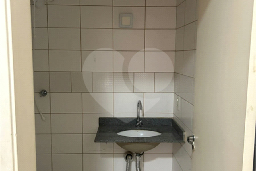 Casa à venda com 3 quartos, sendo 1 suíte,  no condomínio Village St. Louis, São Paulo - SP
