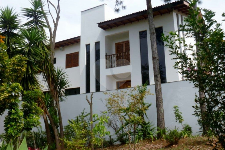 Sobrado à venda com 4 suítes em Tremembé, São Paulo, SP