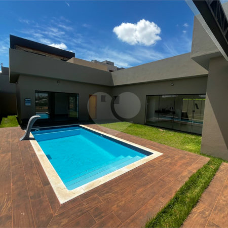 Casa à venda com 3 suítes em Terras de Santa Cristina Xiii Setor Marina, Paranapanema, SP